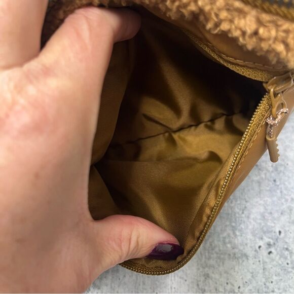 Lululemon Everywhere Belt Bag Burnt Caramel - Picture 6 of 9